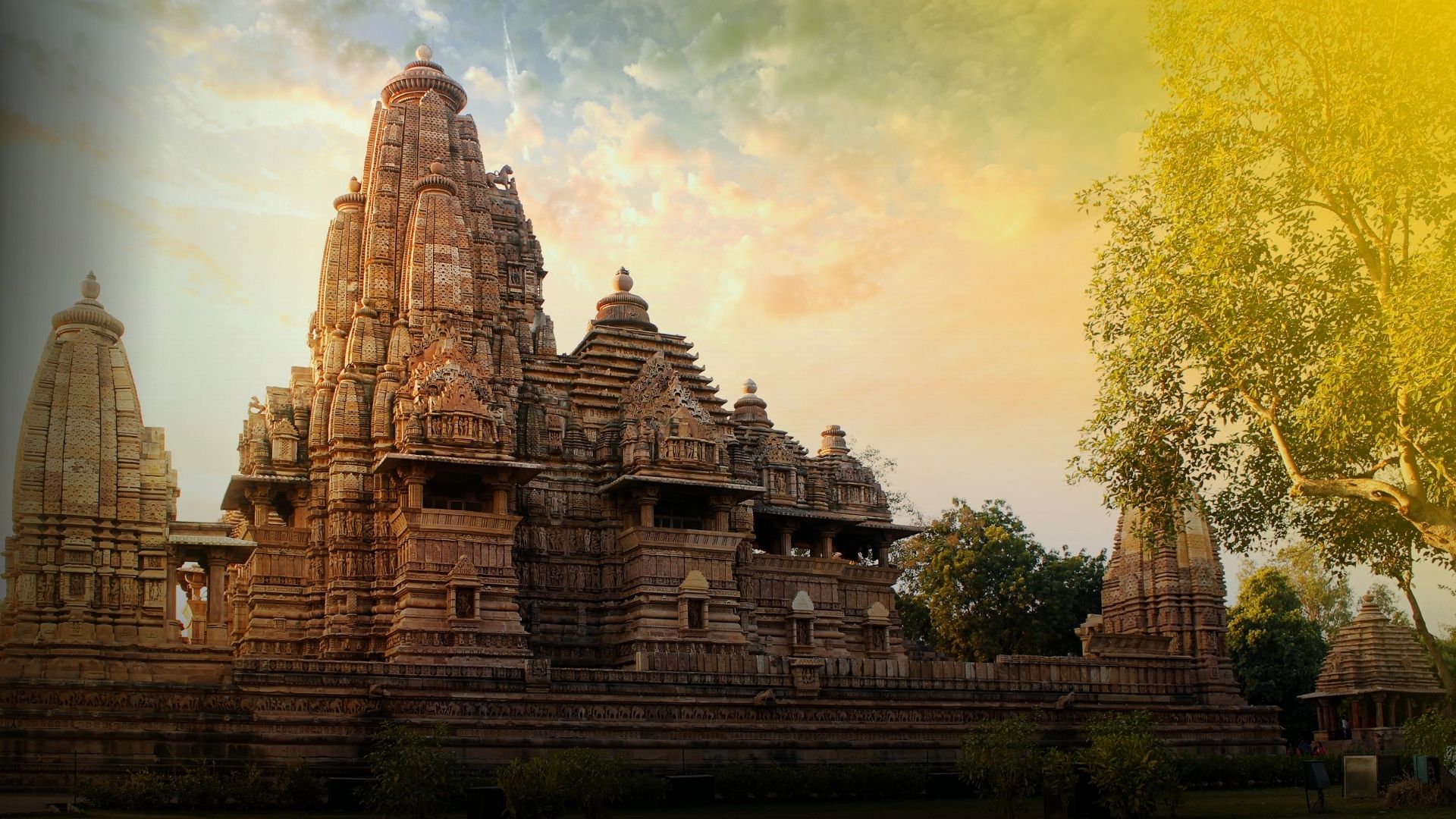 Explore Madurai with SR Travels - Book Tour Packages & Travel Services